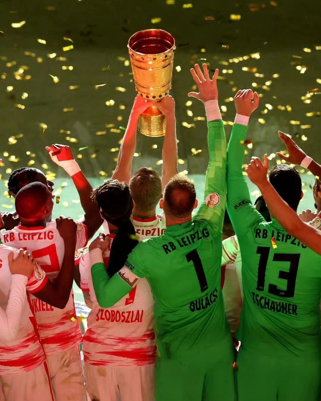 南宫ng-法国杯加时末段走向成谜，广州队再遭质疑，压力陡增，训练强度明显提升